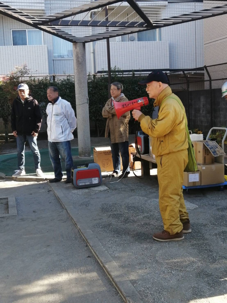 防災倉庫点検を開きます。