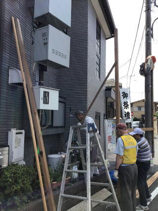 奉納掲示板の設営