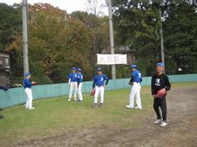 １１月６日（木）は午後から青空が広がり ２０人を超えるメンバーが集りました