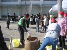 １月１８日（日）石神井小学校で「餅つきと昔遊びの会」
