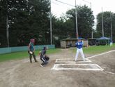 中村橋にある富士見中学女子のソフトボール部と練習試合