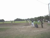 中村橋にある富士見中学女子のソフトボール部と練習試合