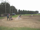 中村橋にある富士見中学女子のソフトボール部と練習試合
